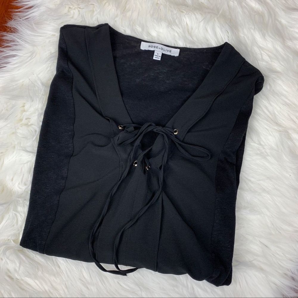 Rose + Olive Black Tie V-neck Top Size Large